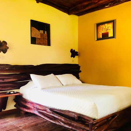 Hosteria Tierra Dorada Yantzaza Екстериор снимка