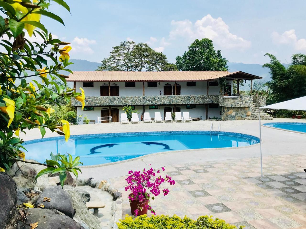 Hosteria Tierra Dorada Yantzaza Екстериор снимка